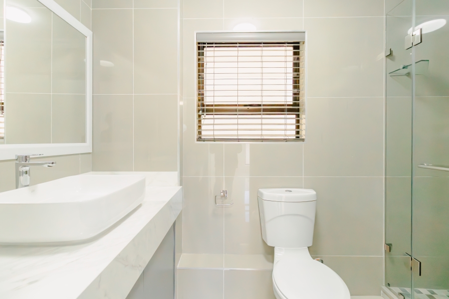 3 Bedroom Property for Sale in Bloubergrant Western Cape